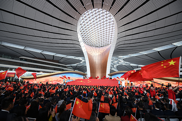 C型柱就是主背景！寶鷹精品工程綻放CCTV-1